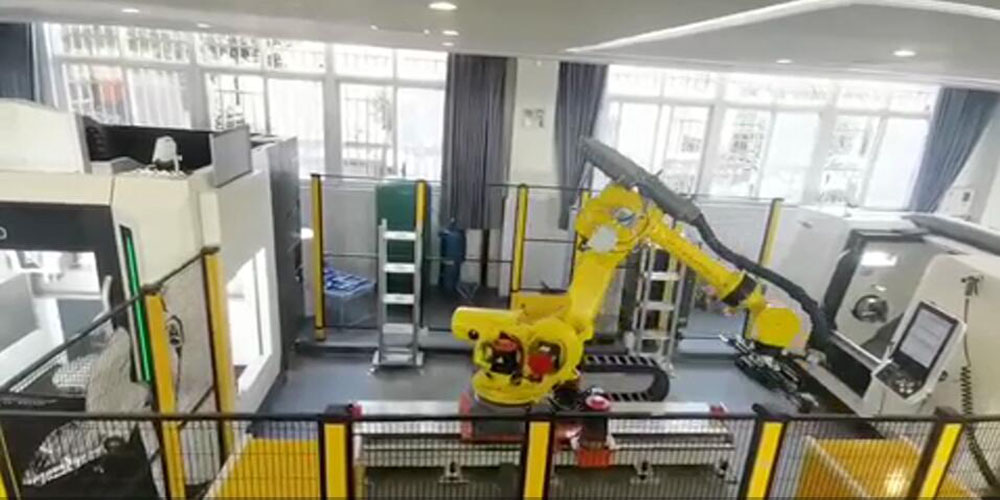 陕西省高级机械技工学校智能制造五轴加工中心发那科机器人自动化上下料